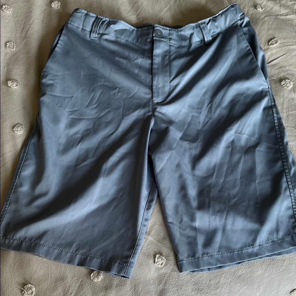 Under armour grey golf shorts